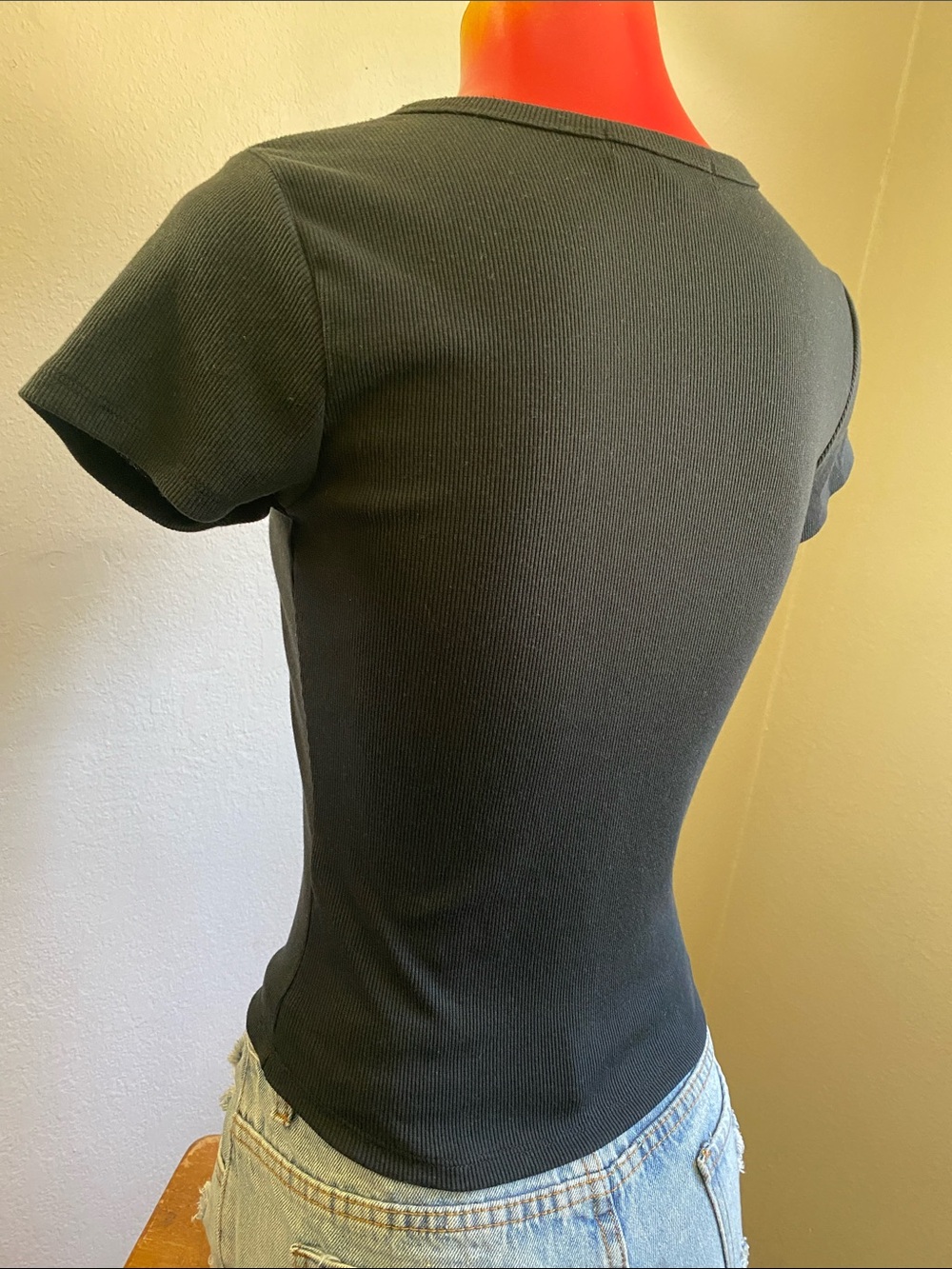 Faded Rose Black Ribbed Snap-Front Short Sleeve Tee - Picture 5 of 10